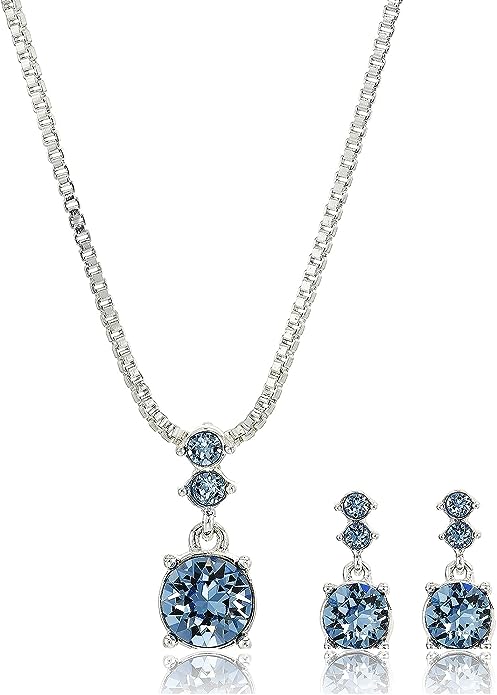 Elevate Your Style with the Exquisite Nine West Crystal Elements Necklace!
